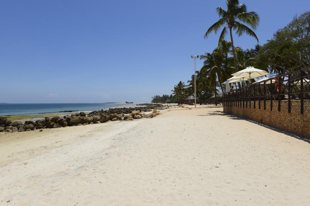 Ledger Plaza Bahari Beach Hotel Dar es Salaam Bagian luar foto