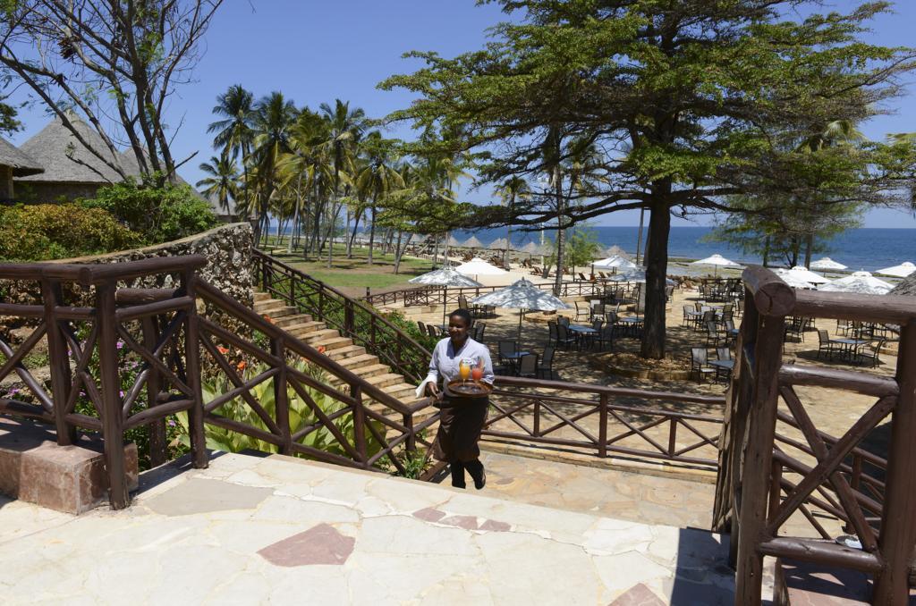 Ledger Plaza Bahari Beach Hotel Dar es Salaam Bagian luar foto