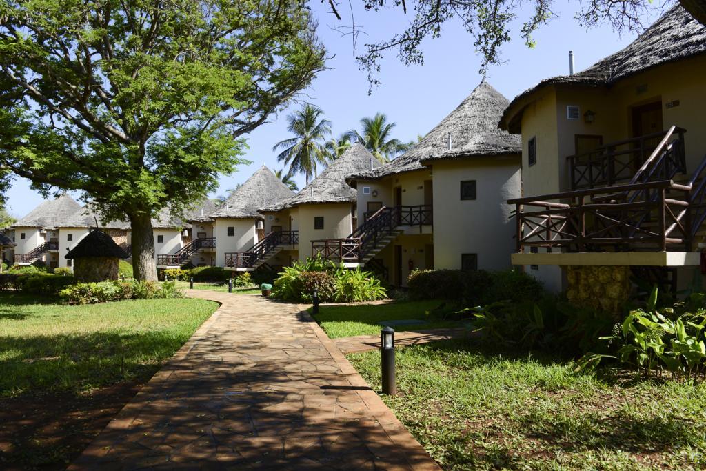 Ledger Plaza Bahari Beach Hotel Dar es Salaam Bagian luar foto